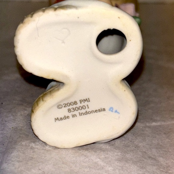 Precious Moments Be Mine Boy Figurine 830001 red shirt rose 2008 Love Valentines - Picture 6 of 6